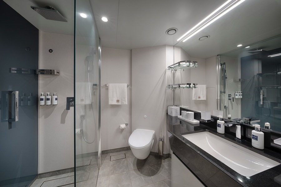MSC Cruises MSC World America MSC Deluxe Suite ©MSC Rights, Ivan Sarfatti 1.jpg